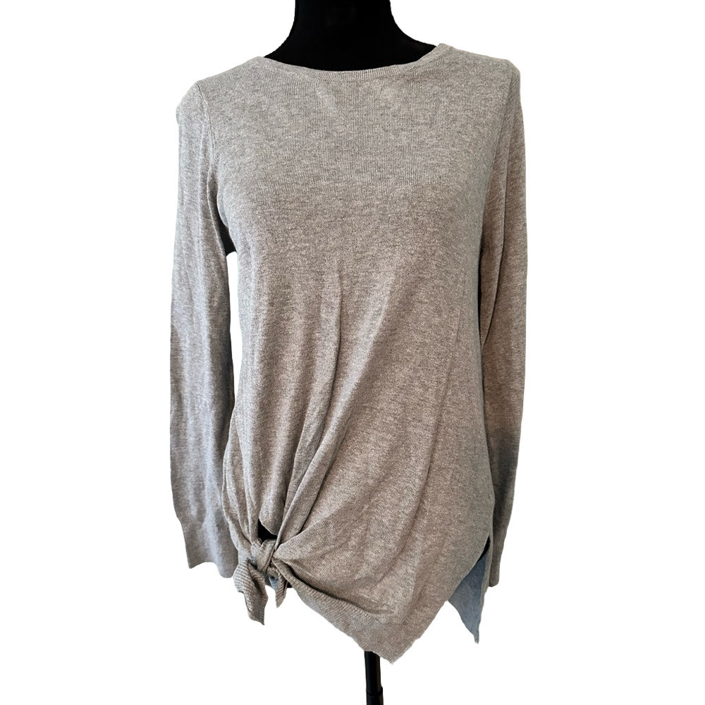THE LIMITED GRAY LONG SLEEVE SWEATER WITH FRONT TIE DETAIL